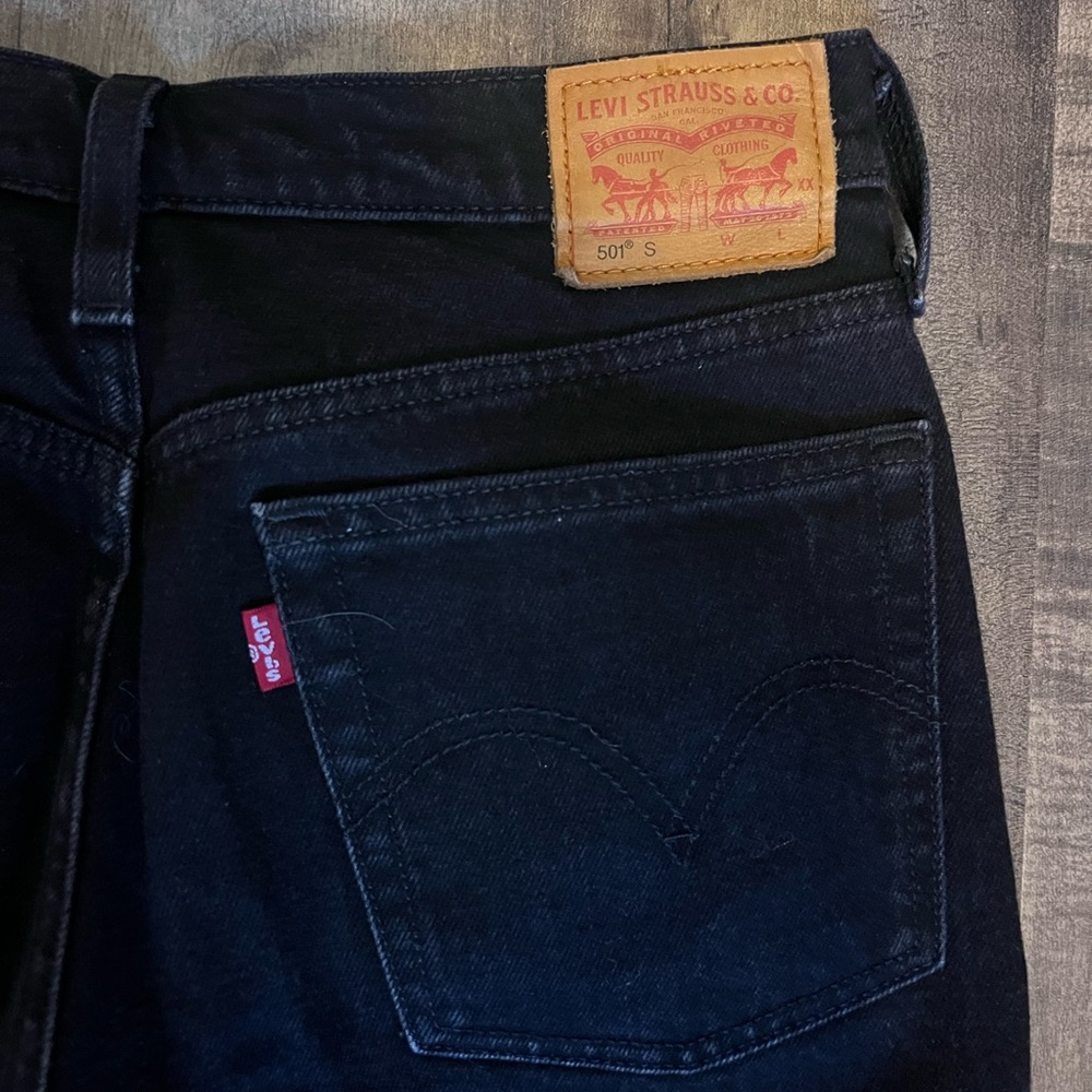 Black Levi’s 501 Slim Fit 28z30